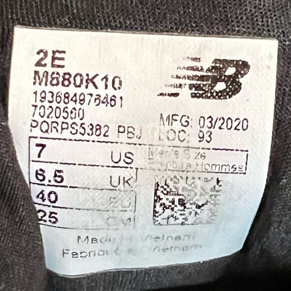 New Balance Women's black and white Competition Running Shoes sneakers - Picture 12 of 12